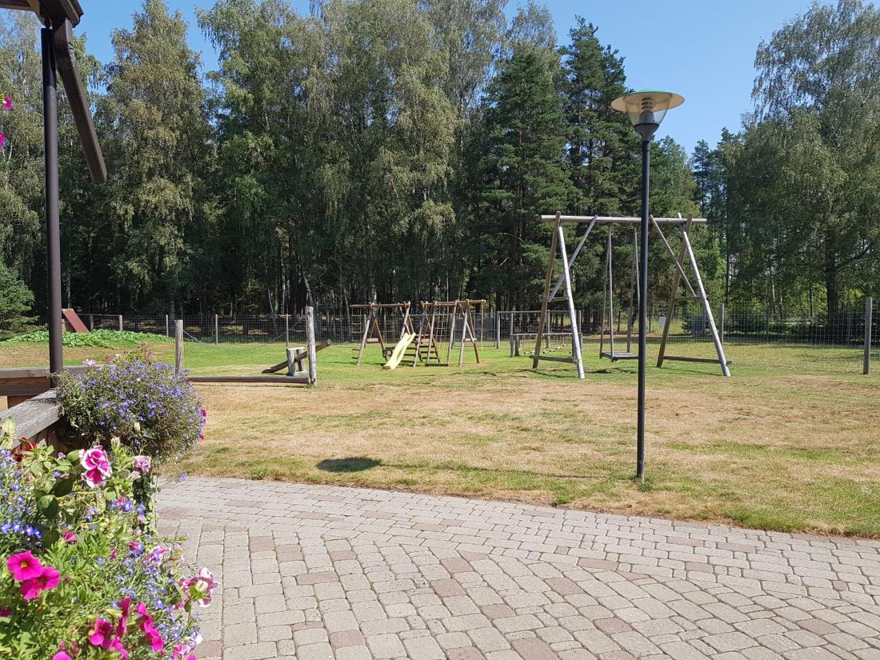 Hotel Aitinlauvas à Tīreļi Extérieur photo